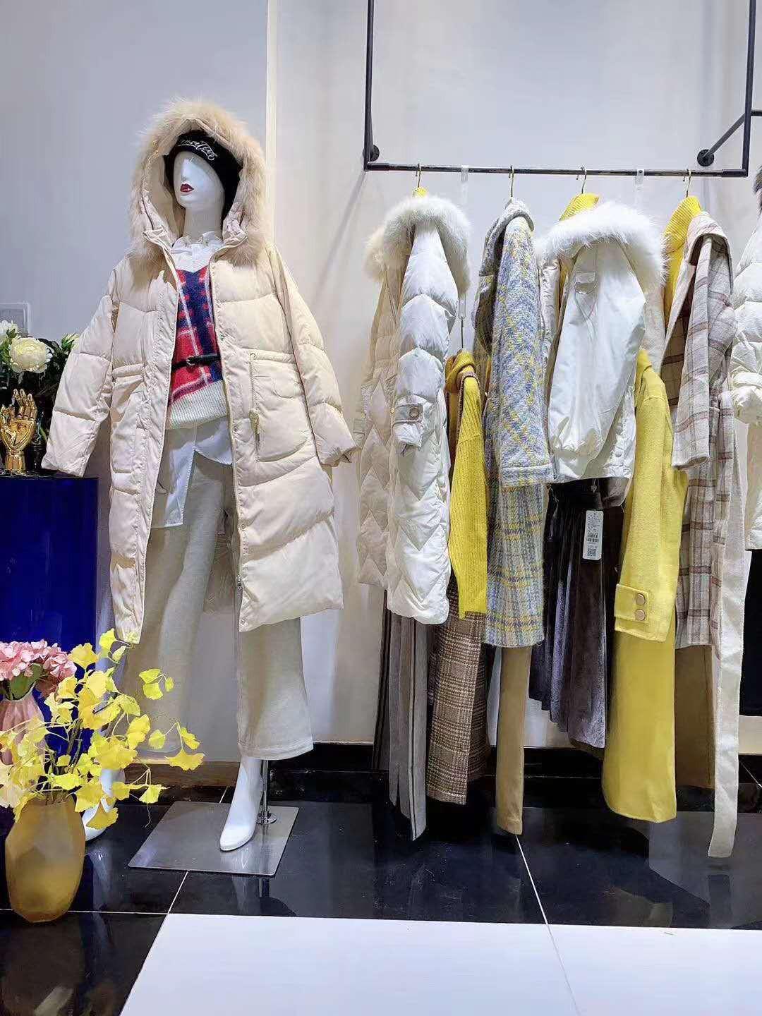 唯唯女装 唯唯羽绒服 清仓品牌女装批发 金旺角服装批发