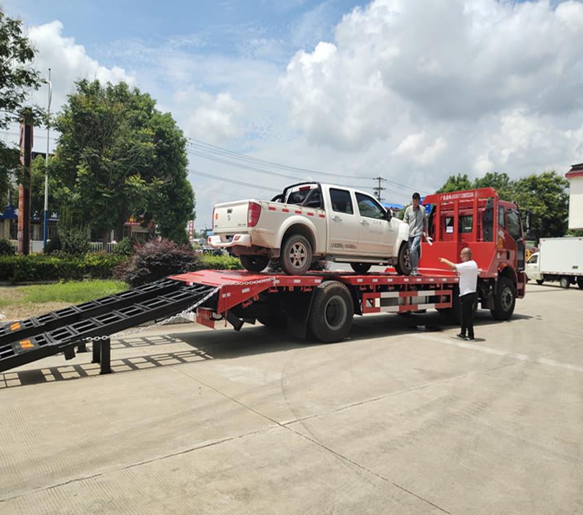 江淮小三轴拖运车250型钩机平板拖车180中小型拖车运输