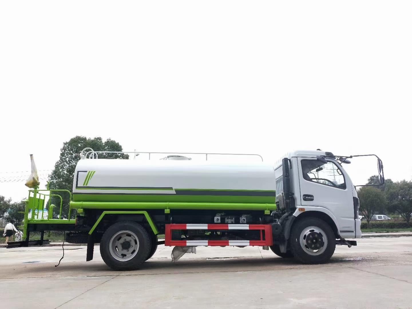 北京市洒水车生产厂家洒水车厂家现车多多