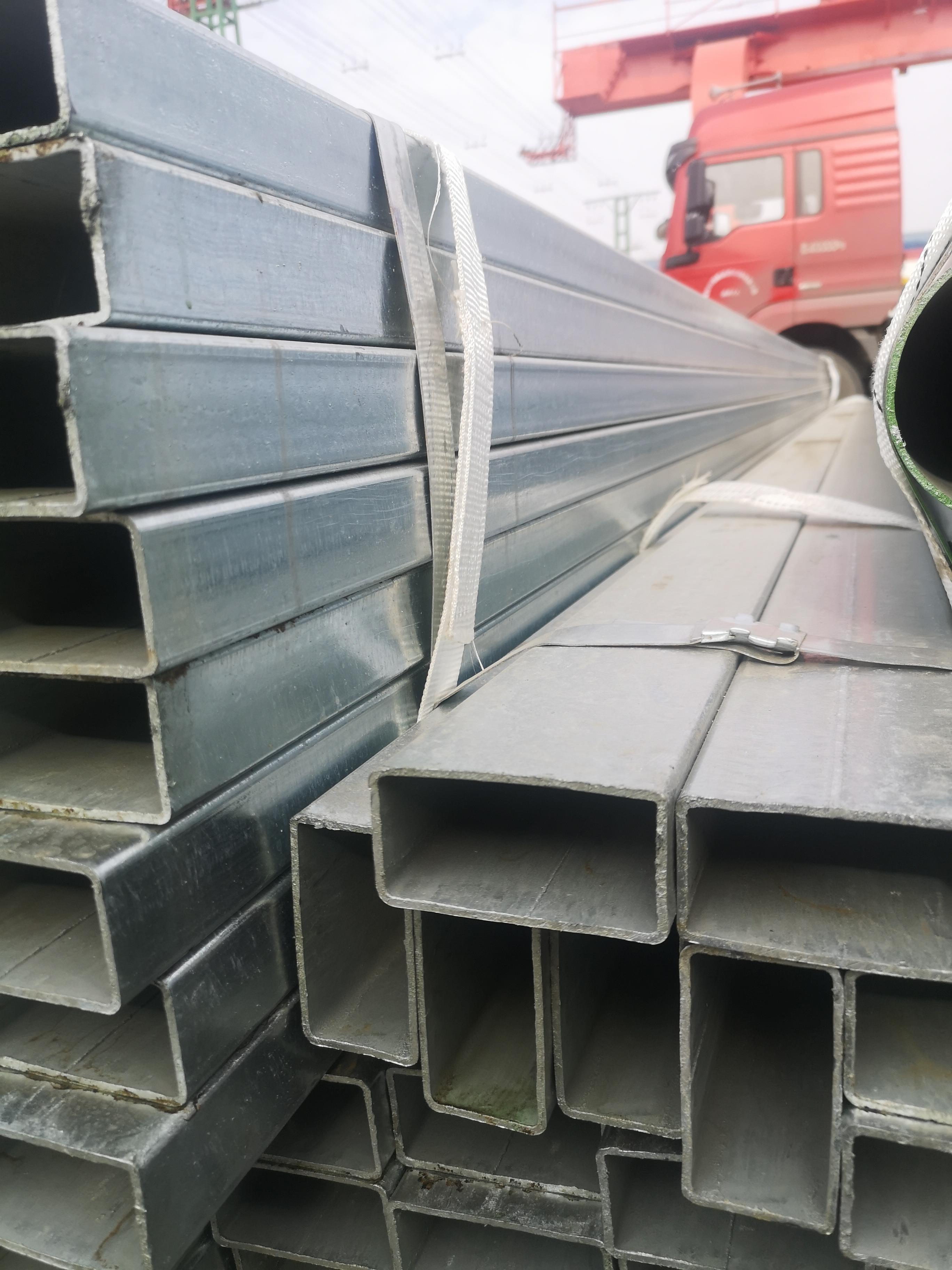 40*60镀锌薄壁矩形管 方矩管