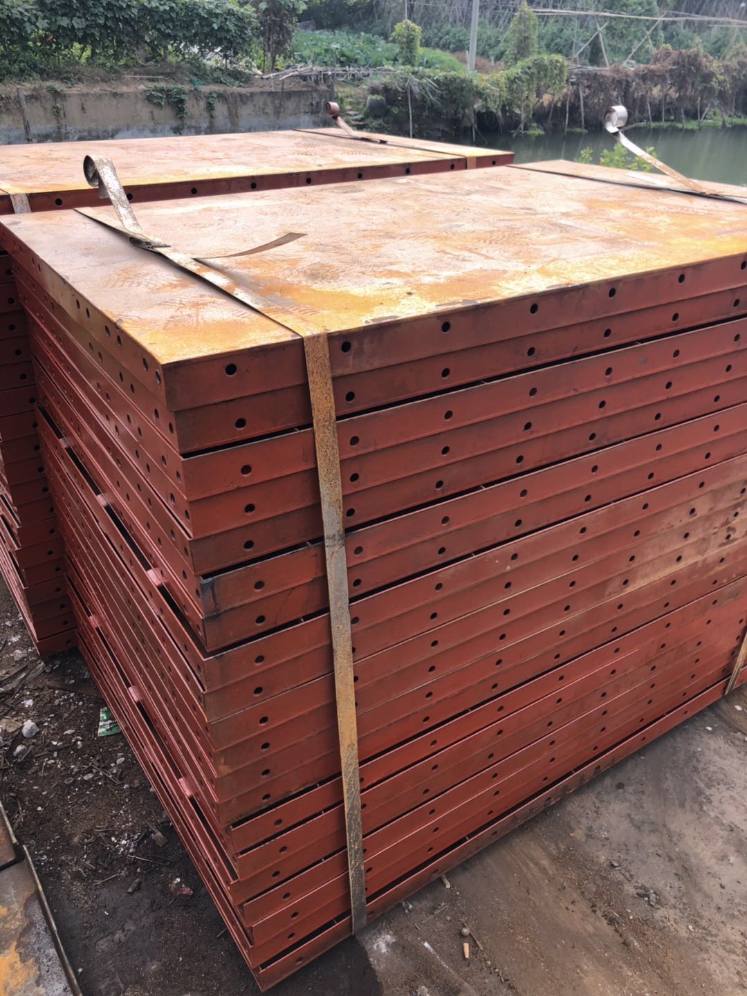 百色钢模板厂家直销圆楧钢模板加工护梁钢模板厂家现货定制