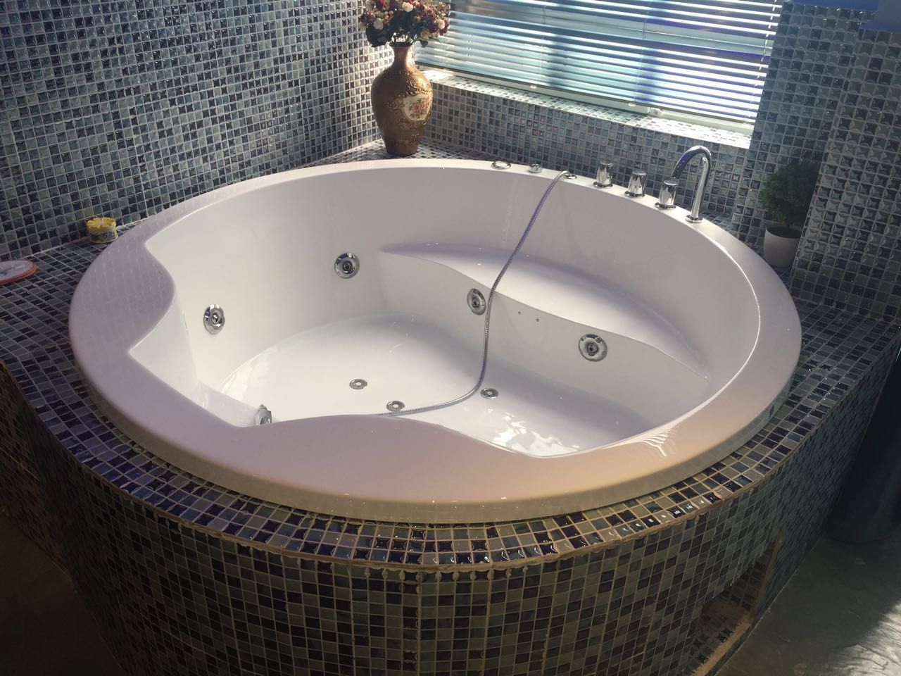 重庆市洗澡浴盆1.7米批发价格