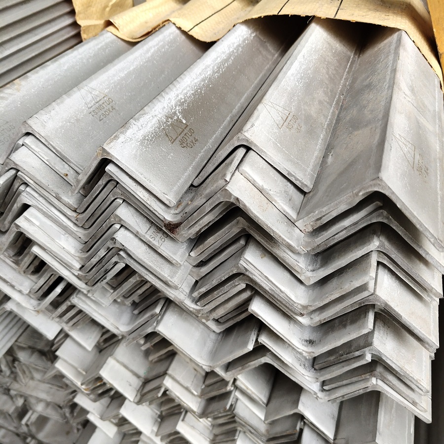 吴川市镀锌角钢热轧等边角钢三角铁小角铁冷弯热弯加工