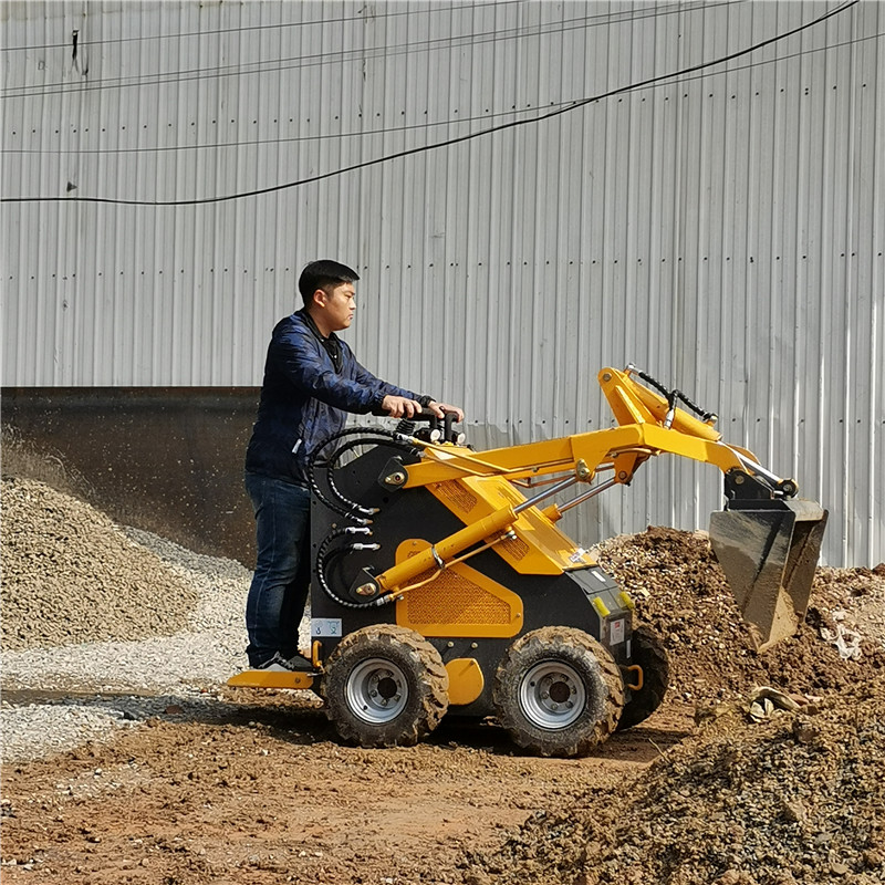 铲石沙用电动小铲车发展历程