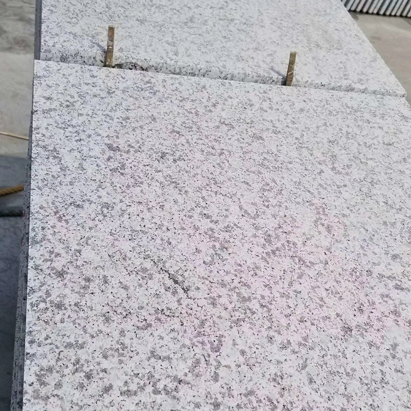 芝麻灰荔枝面花岗岩