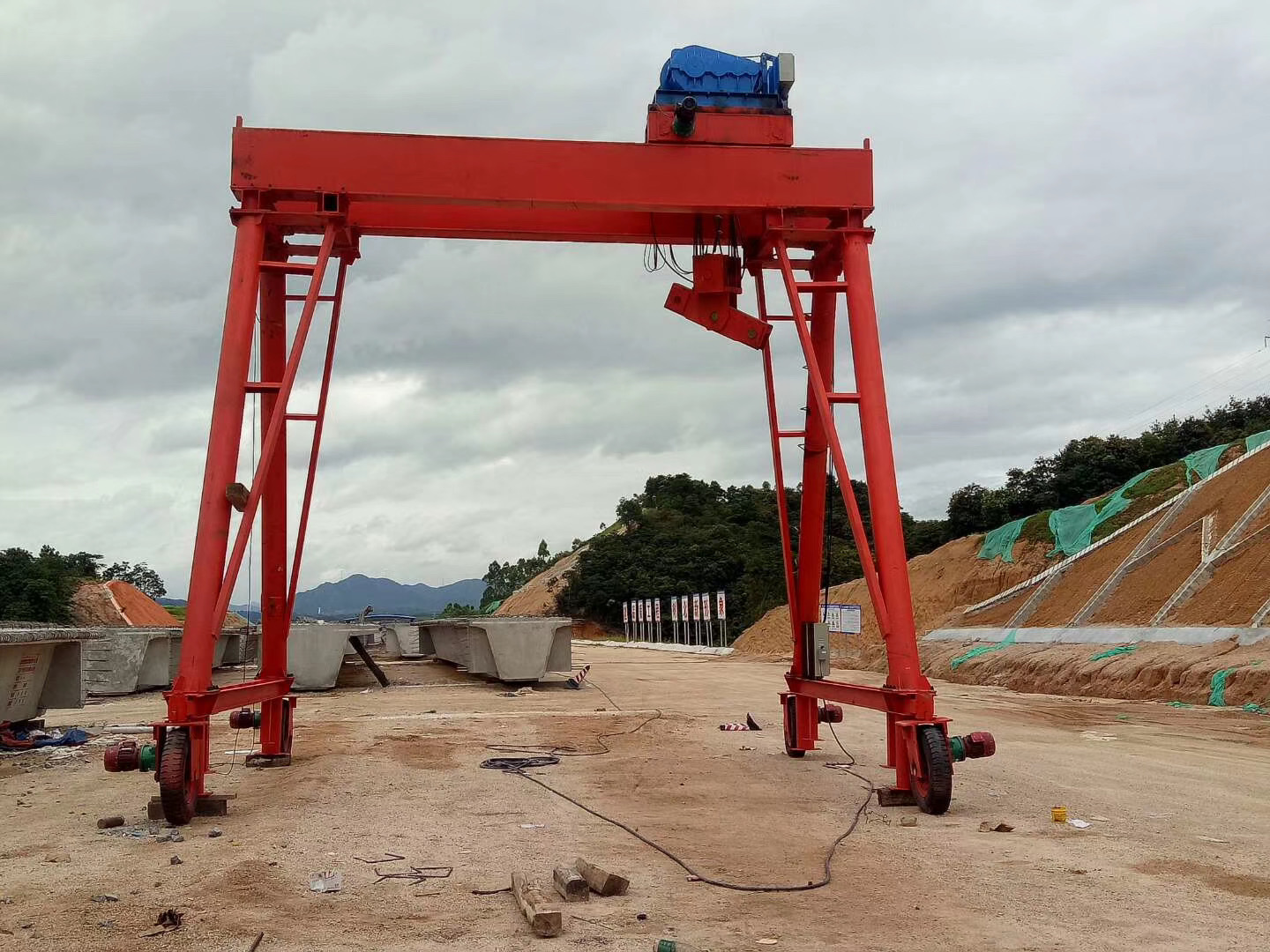 河南大方科技创新电动葫芦龙门架做工精细9折优惠