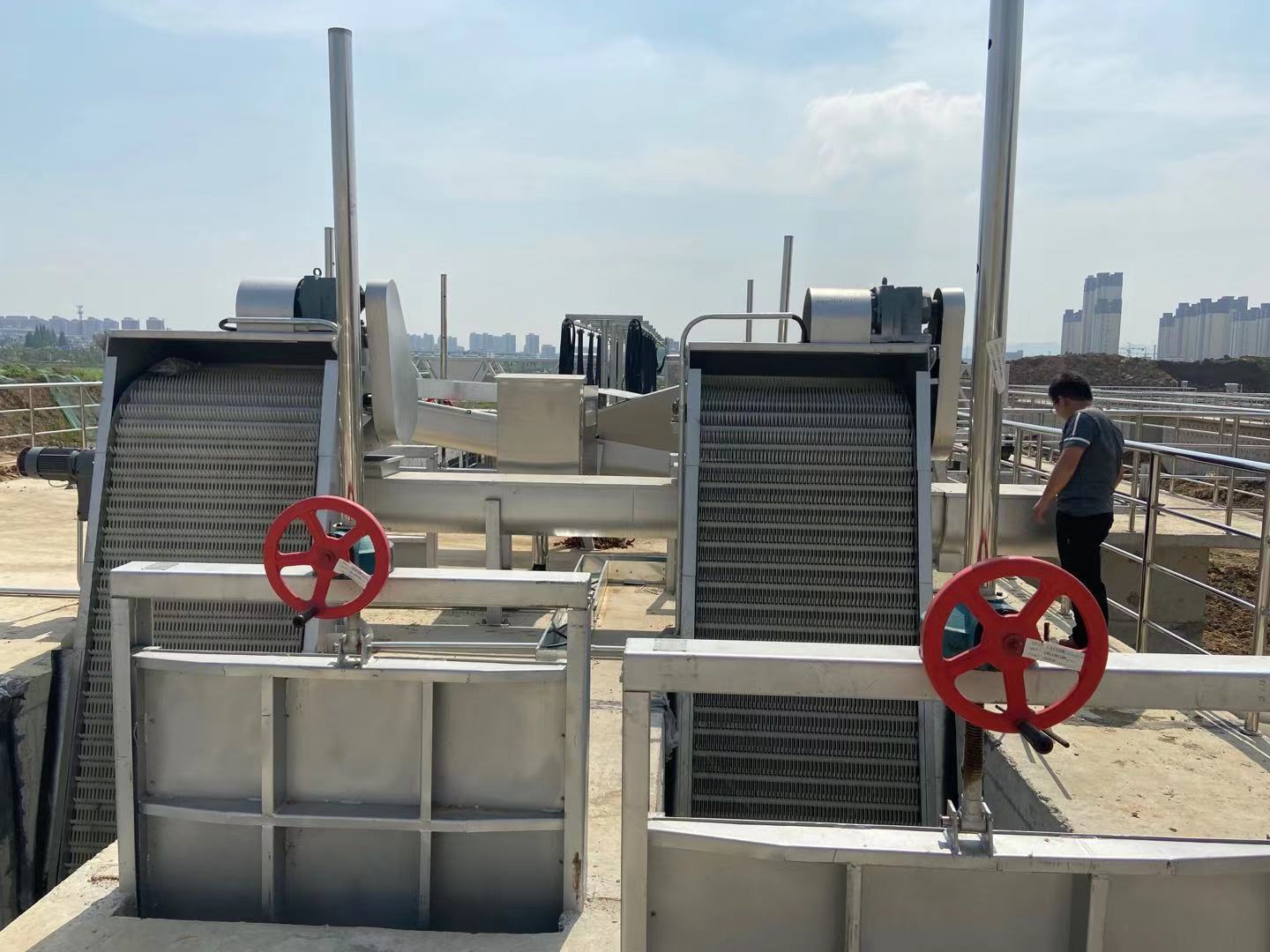 清污机移动抓斗式格栅除污机粗格栅报价