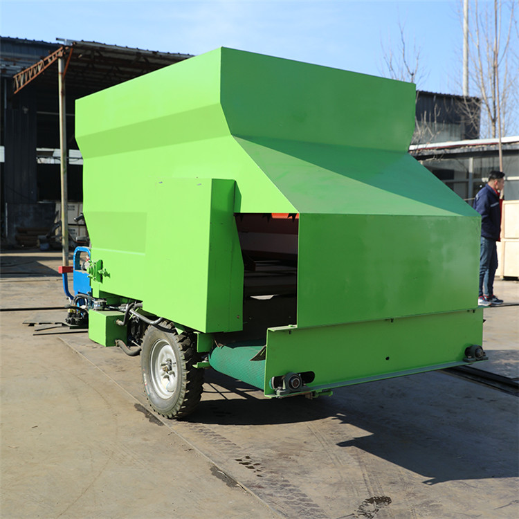 发展养殖用撒料车 畜牧场撒料车参数