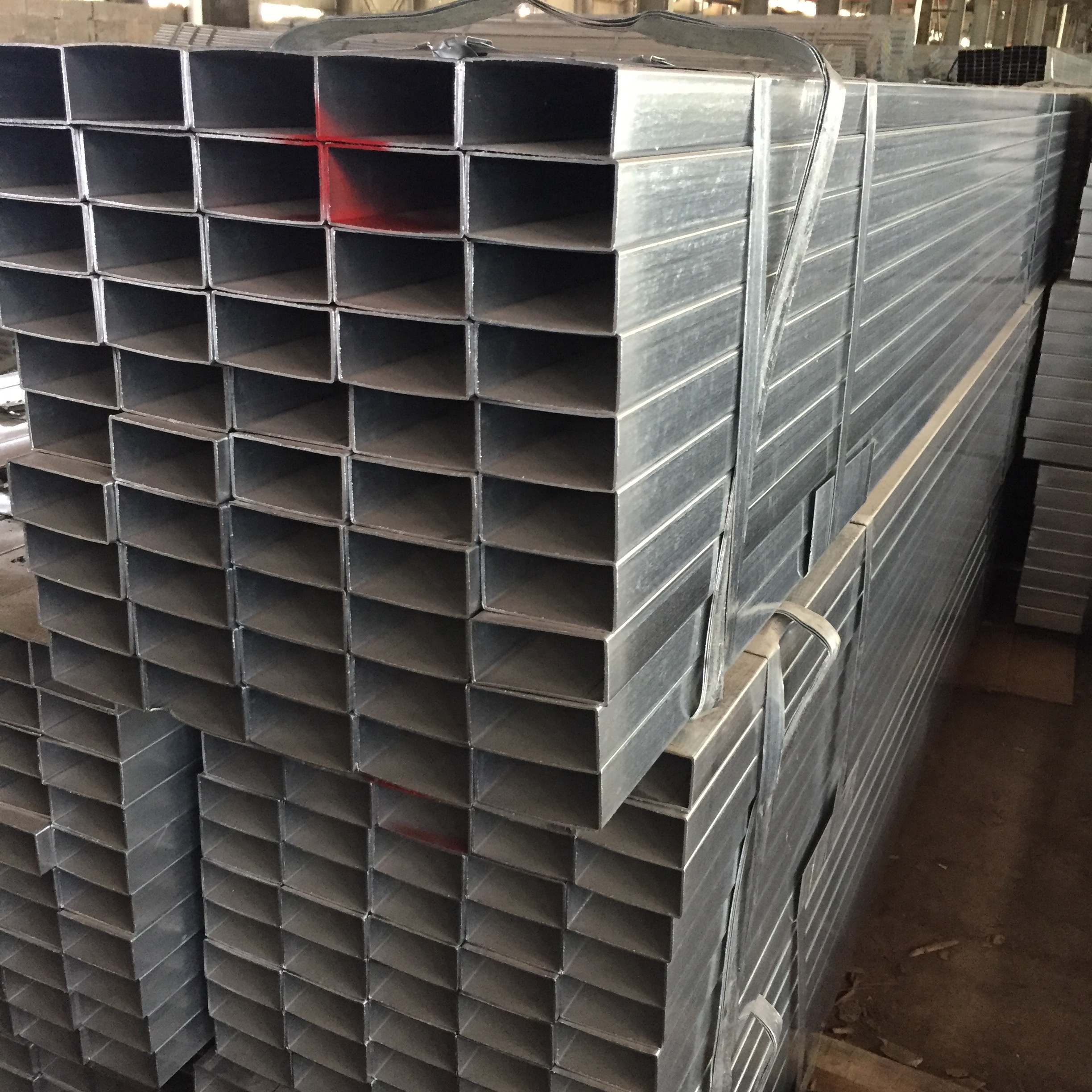 厂家报价镀锌矩形管带钢长沙