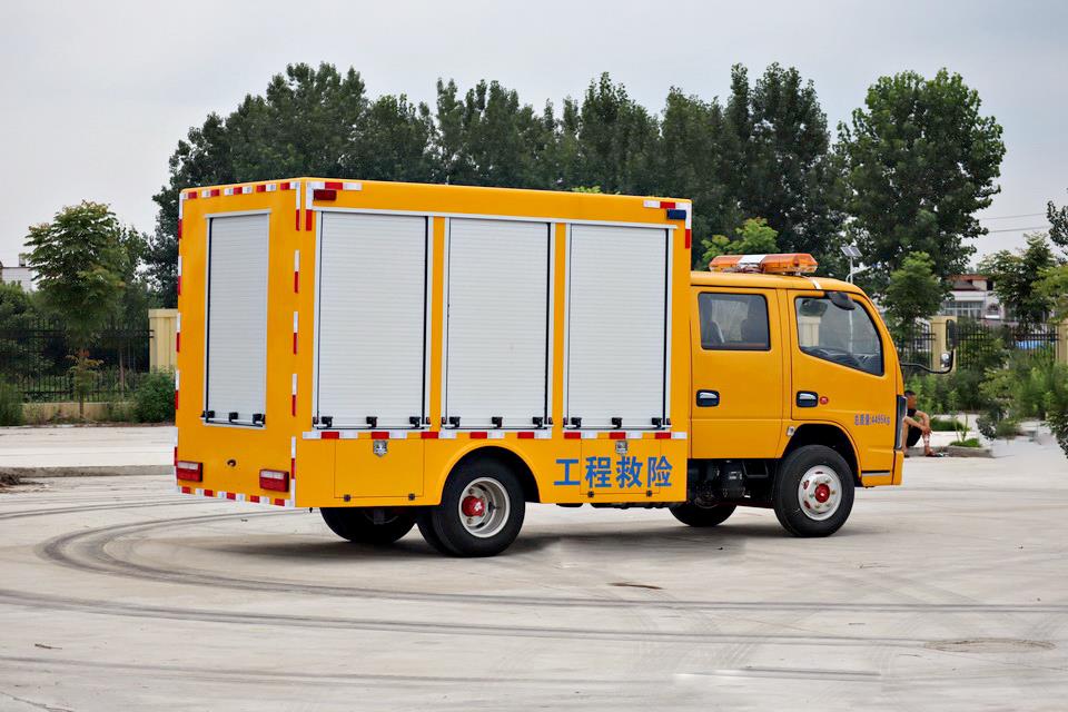 带吊机的道路工程车参数