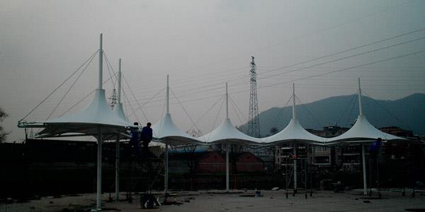 宜宾走廊张拉膜结构雨棚工厂设计