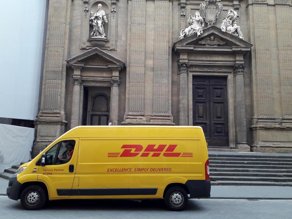 dhl美国电话机器人(电话机器人官网)