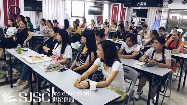 周口化妆师学校_周口学化妆的培训学校_周口化妆培训学校