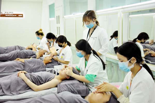 漫谈专业美发培训学校哪个好理发美容AG尊龙凯时- 尊龙凯时官方网站- 尊龙凯时APP下载美发培训学校推荐几家