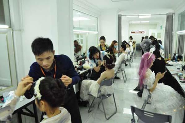 尊龙凯时- 尊龙凯时官方网站- 尊龙凯时APP下载郑州美发全科班班培训哪家好-美发全科班班