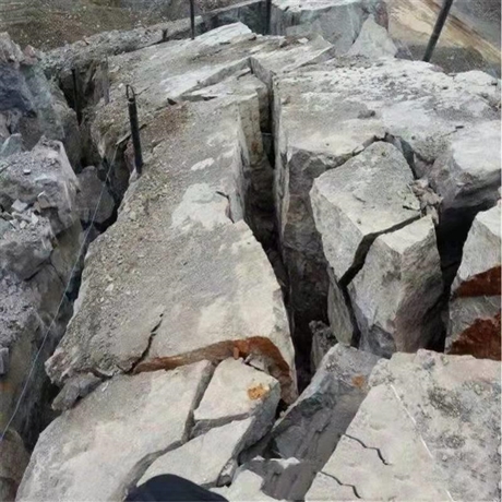 金昌市煤礦回采使用二氧化碳爆破露天施工一方成本低至2塊二氧化碳巖石爆破