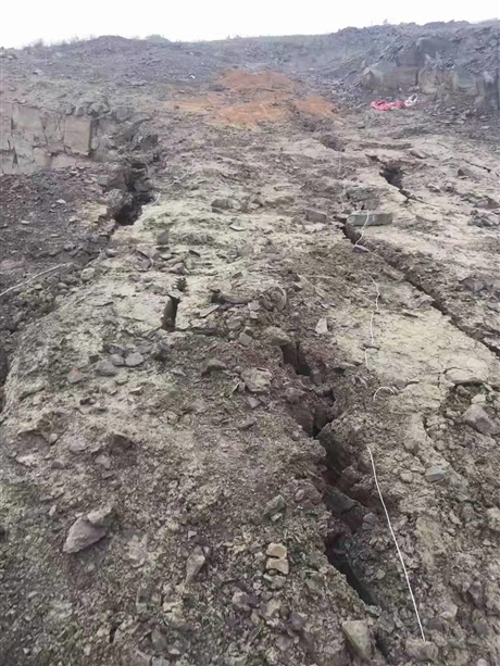 白銀市山頭開(kāi)挖二氧化碳爆破露天施工一方成本低至2塊新型開(kāi)采方式新型爆破設(shè)備