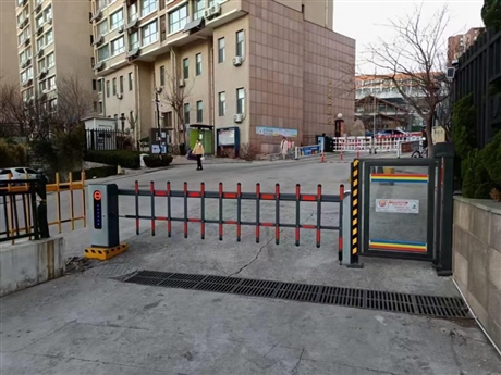 张掖市民乐县小区车牌识别系统安装单位停车场道闸设备批发 学校酒店栅栏道闸厂家