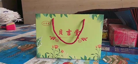 太原市生產(chǎn)白卡紙手提袋廠家  太原晉華坤包材材料有限公司