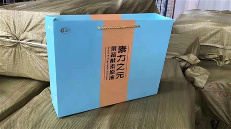 呂梁地區(qū)定做牛皮紙手提袋廠家  太原晉華坤包材材料有限公司