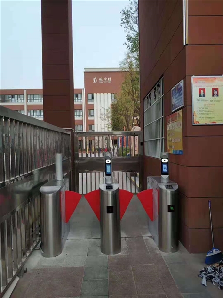 西安市周至县人脸门禁系统批发  办公室小区门禁系统安装 工地闸机门禁厂家