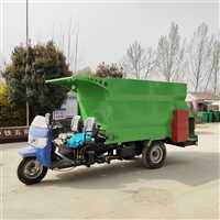 养牛场三轮撒料车 5立方柴油投喂车 行走自如撒草车